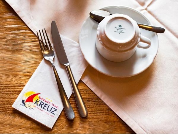 4 Tage die Bodenseeregion erkunden mit Zimmer-Upgrade - Bodensee Hotel Kreuz in Uhldingen-Mühlhofen Unkategorisiert online kaufen