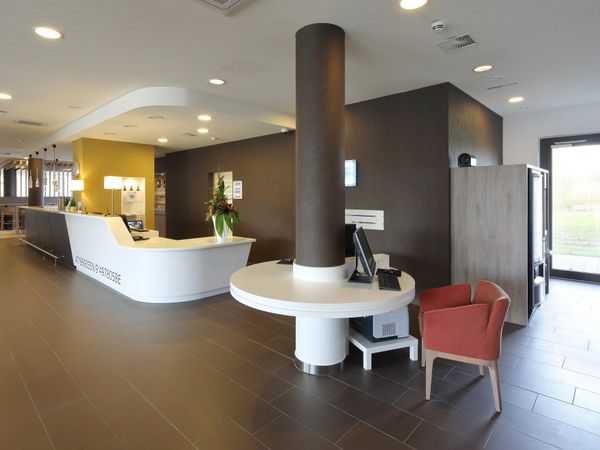 5 Tage in Friedrichshafen am Bodensee mit Frühstück - Holiday Inn Express Friedrichshafen Unkategorisiert online kaufen