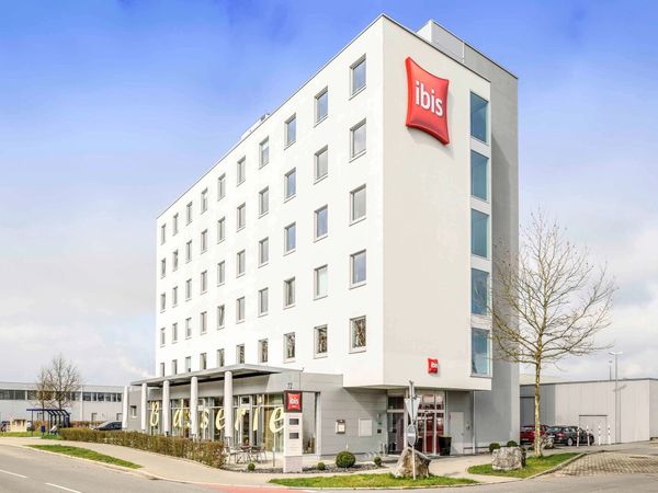 5 Tage Urlaub im Hotel ibis Friedrichshafen Airport Messe - Hotel ibis Friedrichshafen Airport Messe Unkategorisiert online kaufen