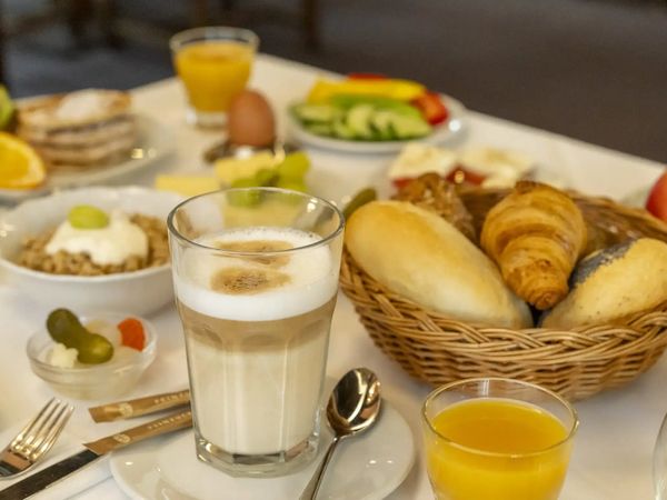 8 Tage Urlaub mit Frühstück im Hotel Buchhorner Hof - Hotel Buchhorner Hof in Friedrichshafen Unkategorisiert online kaufen
